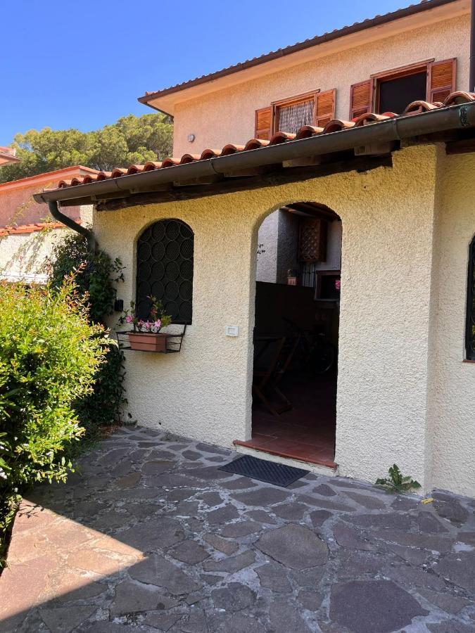 La Casina Di Checco Appartement Marciana Marina  Buitenkant foto