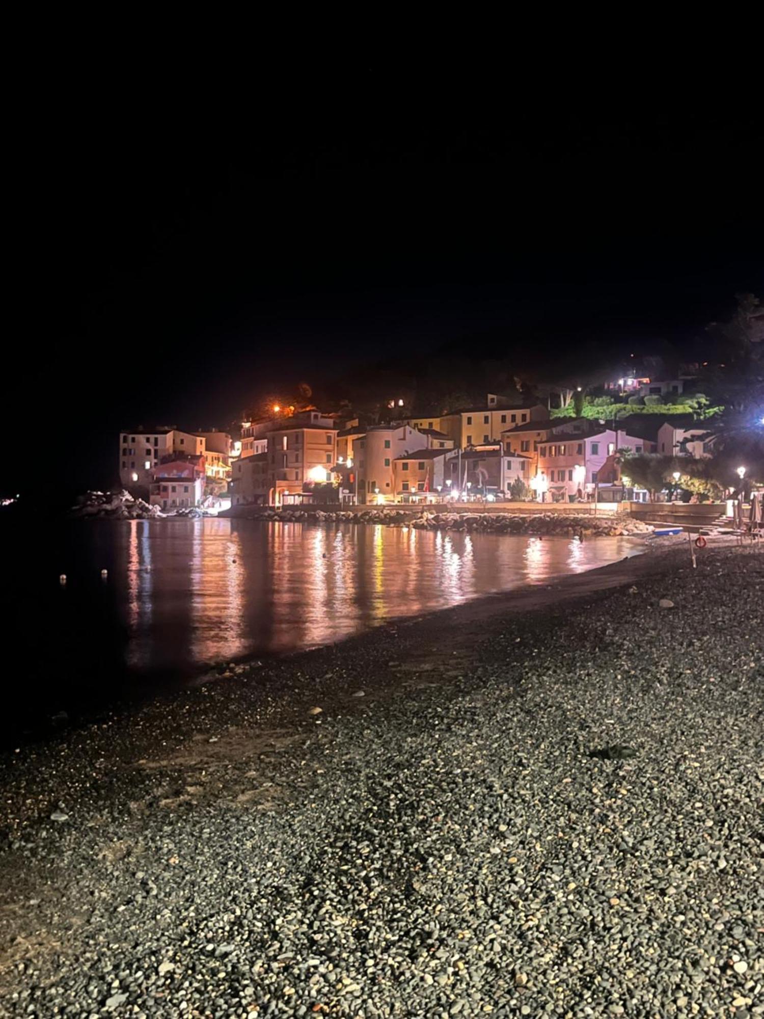 La Casina Di Checco Appartement Marciana Marina  Buitenkant foto